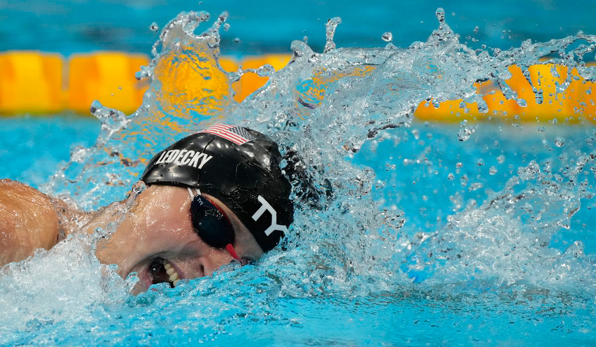 Swimming-American Ledecky wins women's 800m freestyle gold